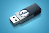Ilustrasi USB drive dengan logo Audacity, menekankan portabilitas software.
