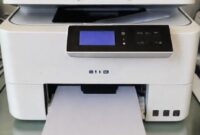 Ilustrasi printer Epson WF-M5799 dengan pesan error